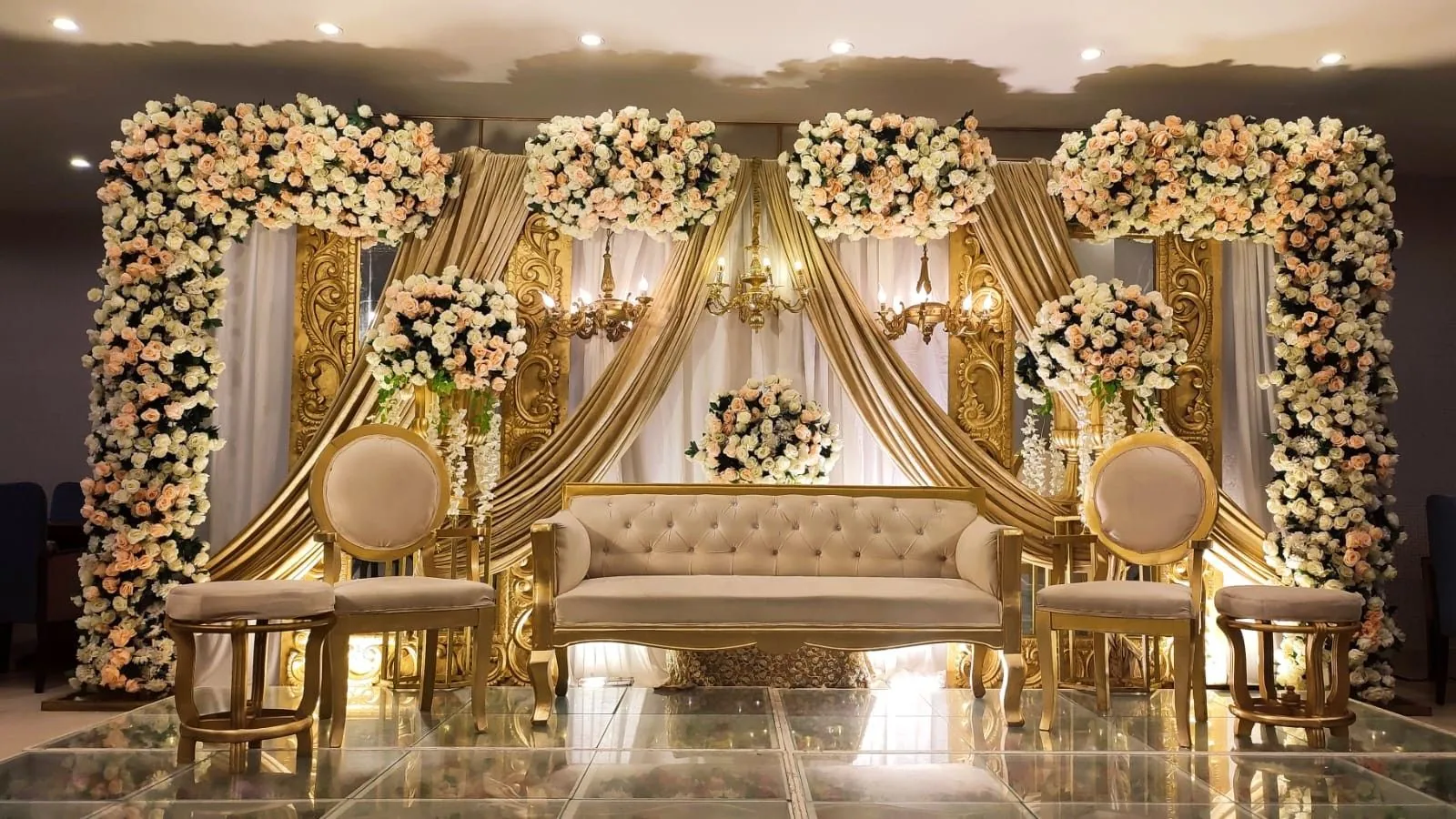 Grand Gold Stage Setup